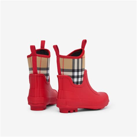 burberry rain boots for babies.